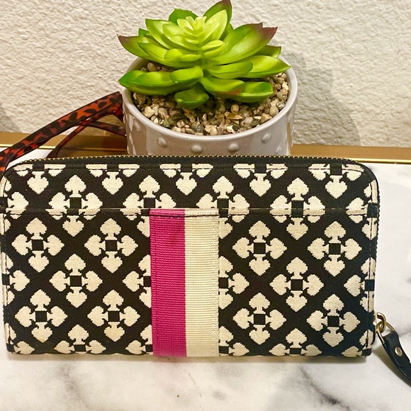 SOLD Kate Spade wallet - Picture 8 of 11